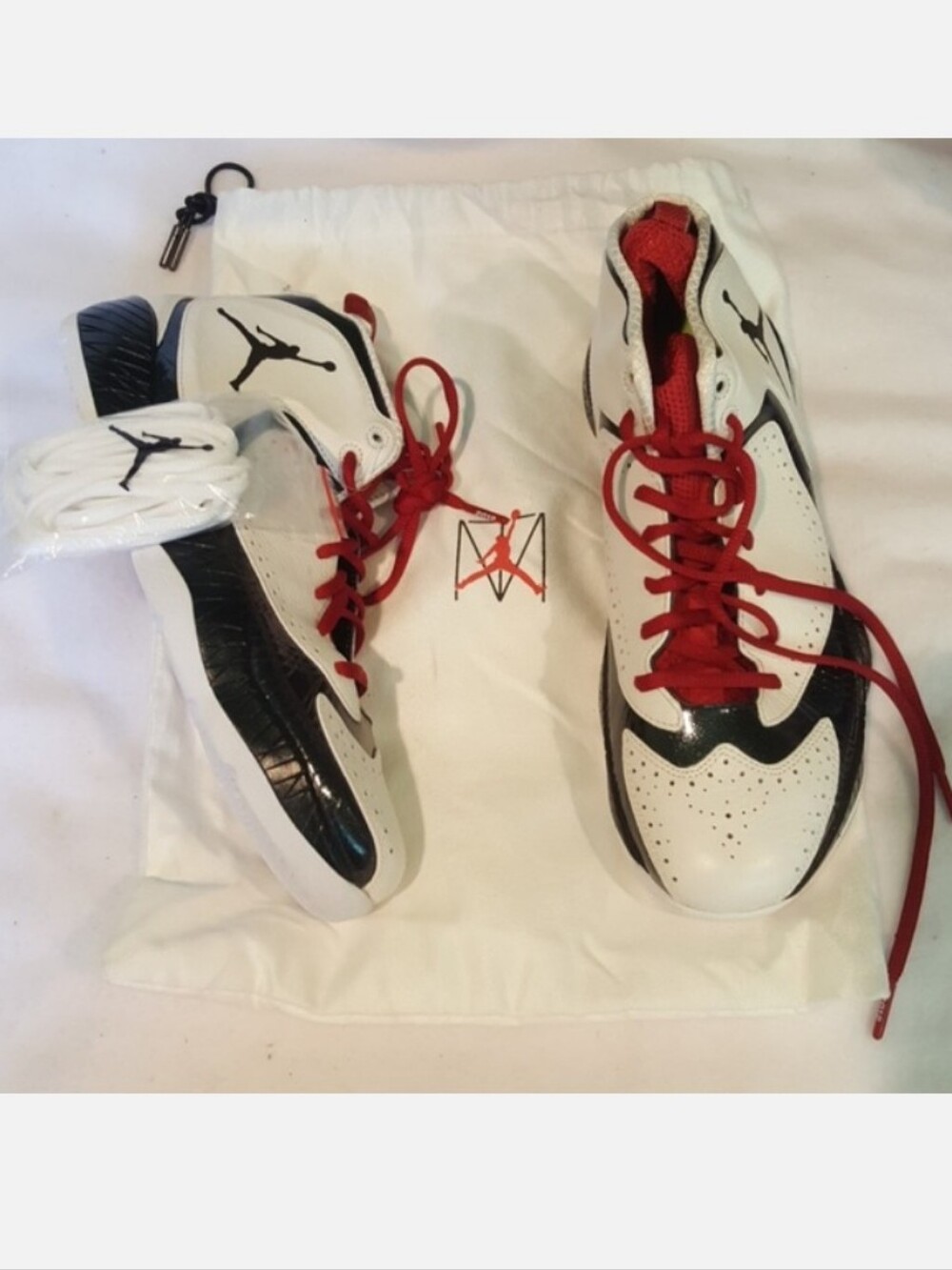 NWOT Air Jordan 2012 Q White Varsity Red Sneakers with Dustbag Sz 10